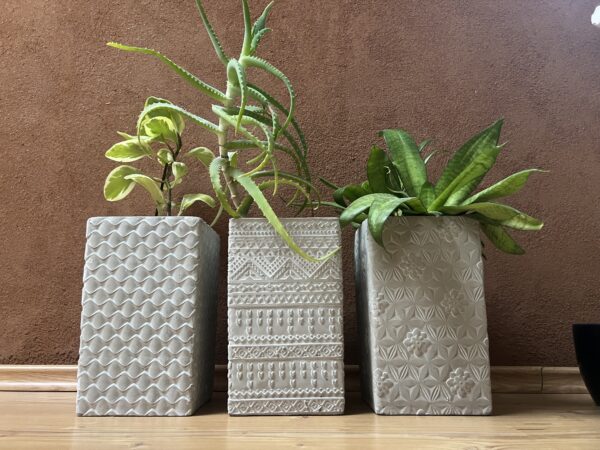 Kandiline mustriga lillepott 15 x 25 x 15 cm